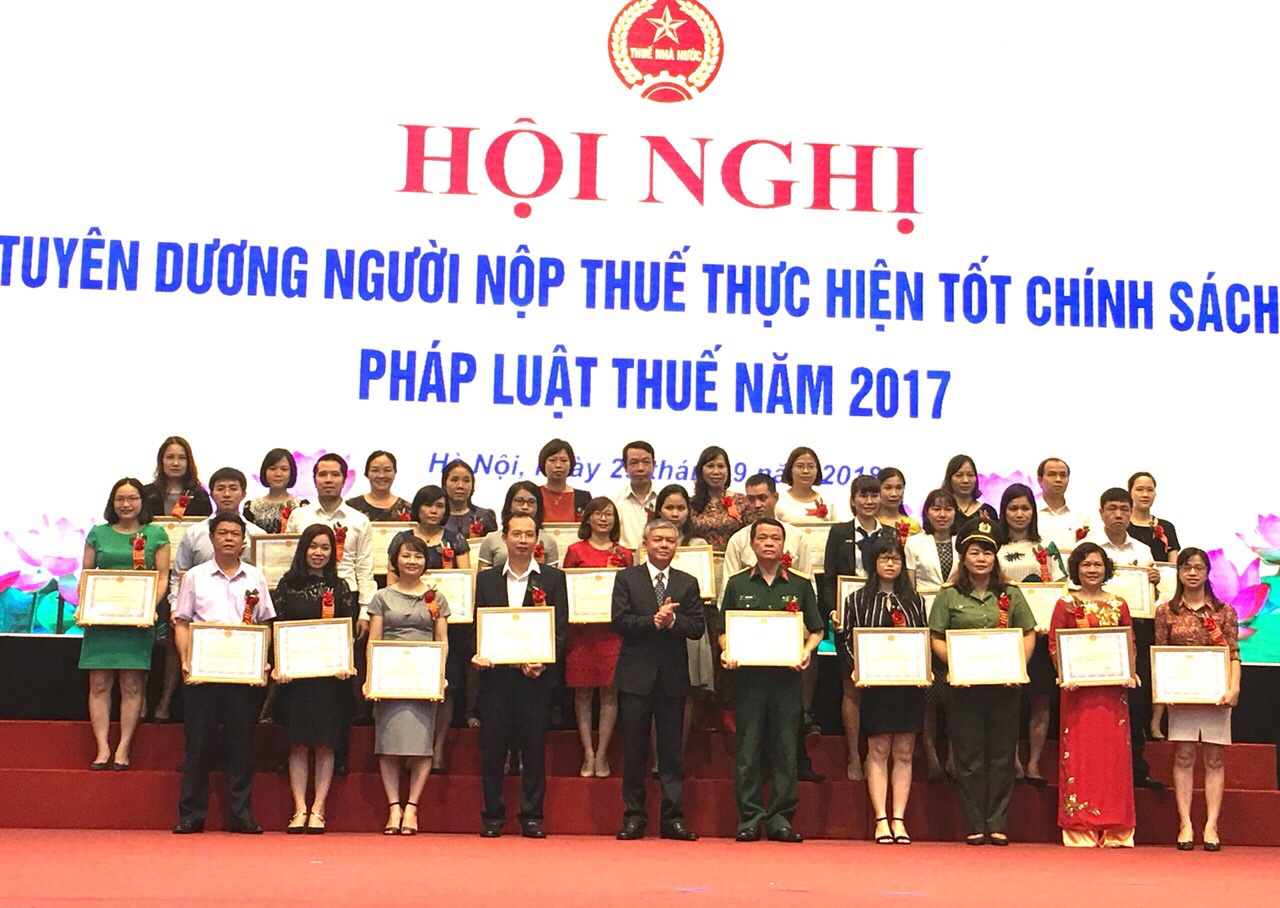 Công ty Bạch Đằng vinh dự được Cục thuế TP Hà Nội tặng giấy khen đơn vị chấp hành tốt chính sách, pháp luật về Thuế năm 2017